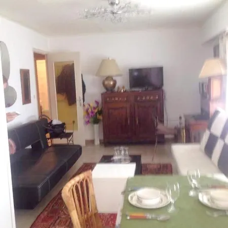 Avenue Guy De Maupassant Apartman